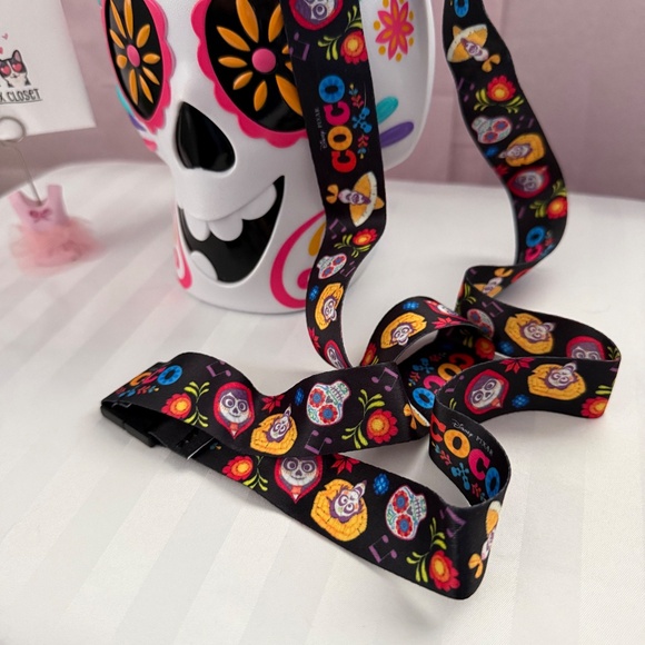 💀 Disney•Pixar Coco Skull Light-Up Sipper 🌼✨ - Picture 7 of 7